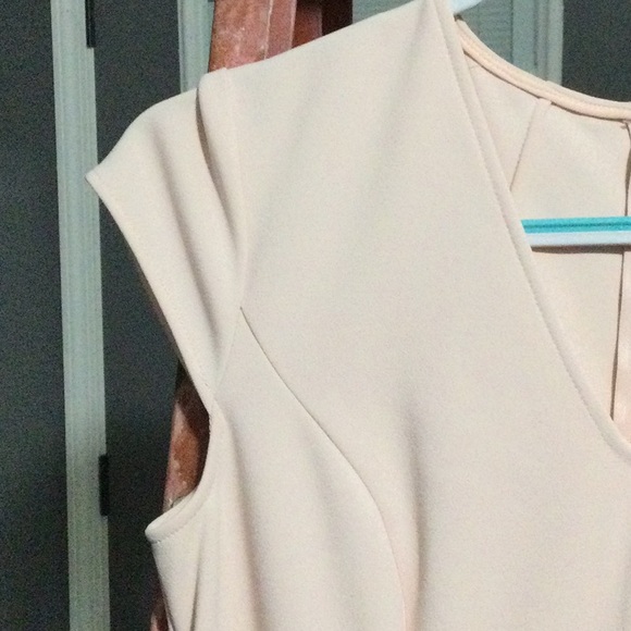 Blush colored formal dress with belt - Picture 3 of 7